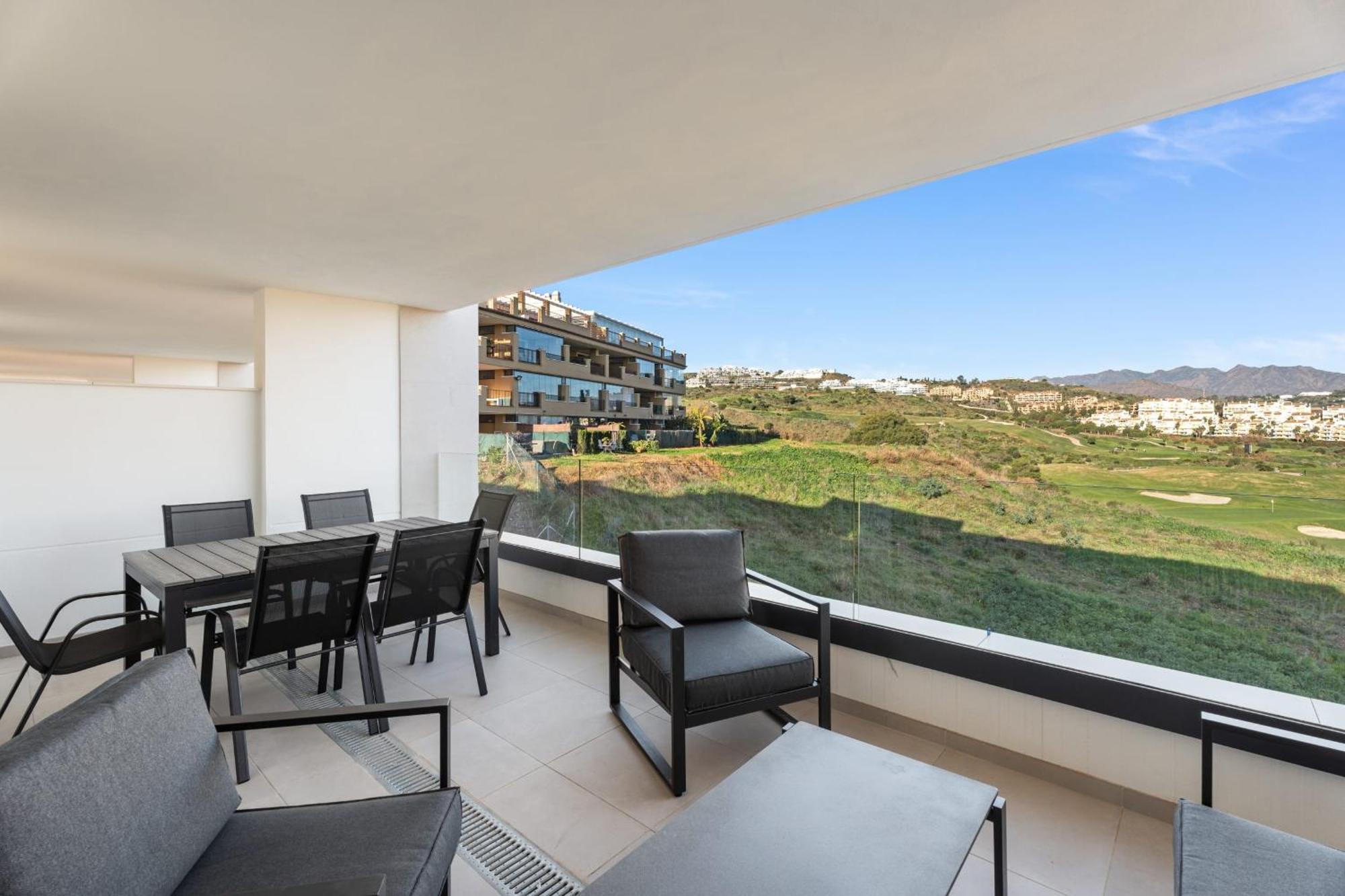 Apartment 2 Bedroom With Spectacular Views In Hercesa Calanova Golf