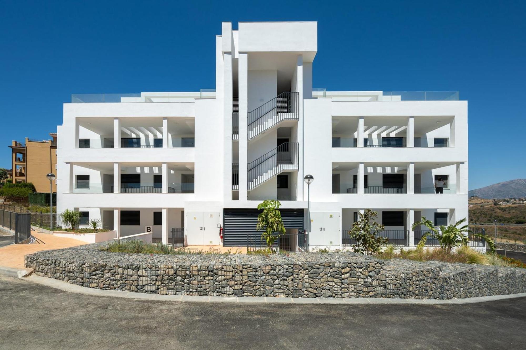 2 Bedroom With Spectacular Views In Hercesa Calanova Golf Apartment *