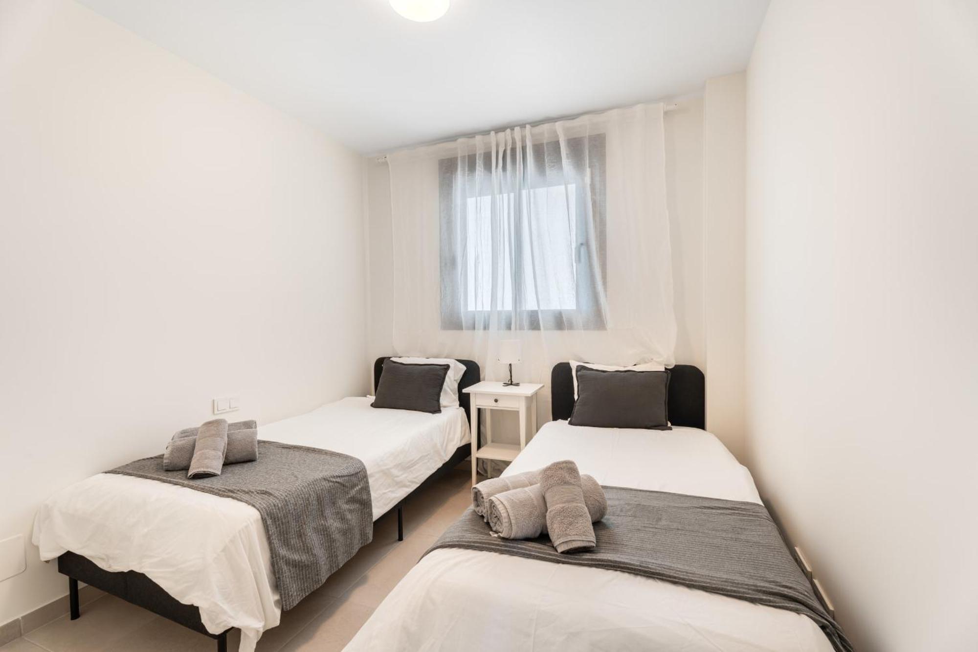 2 Bedroom With Spectacular Views In Hercesa Calanova Golf Apartment *