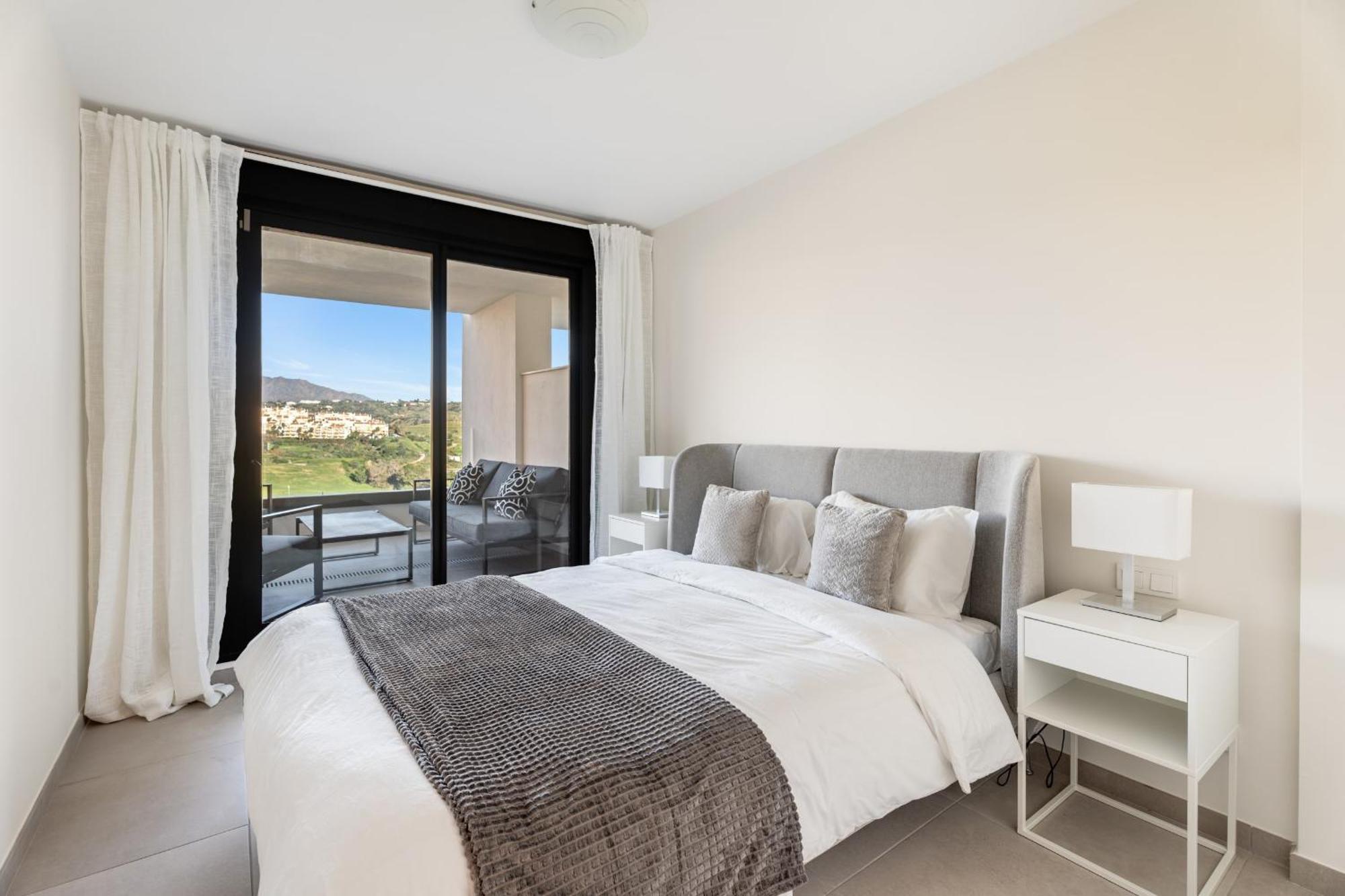 2 Bedroom With Spectacular Views In Hercesa Calanova Golf * Málaga